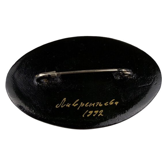 Hand-Painted Vintage Brooch Women Black Lacquer Floral Design Oval 1992 Original - Picture 2 of 6